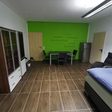 Appartement Zimmer Zum Uebernachten à Münsingen Extérieur photo