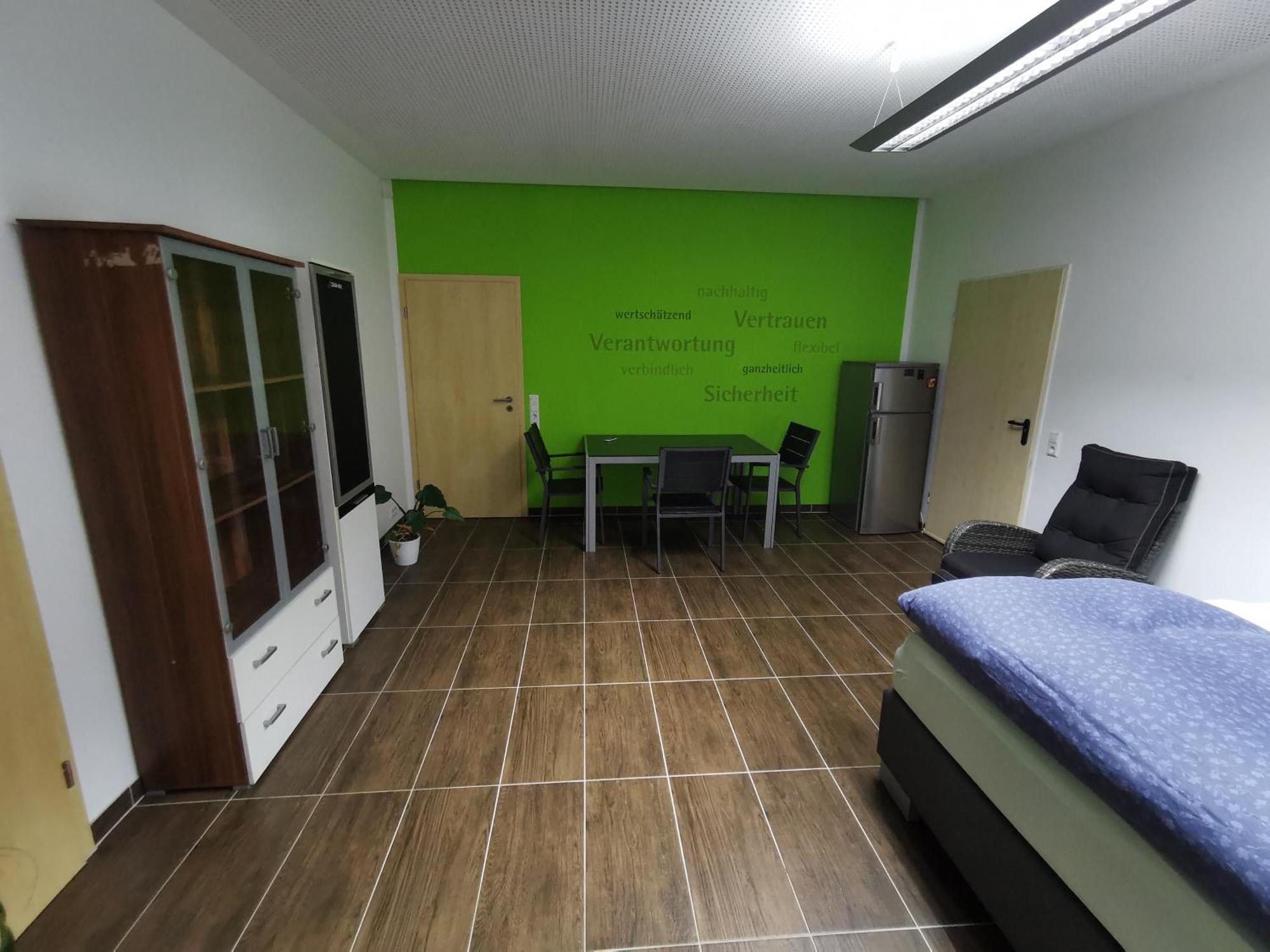 Appartement Zimmer Zum Uebernachten à Münsingen Extérieur photo